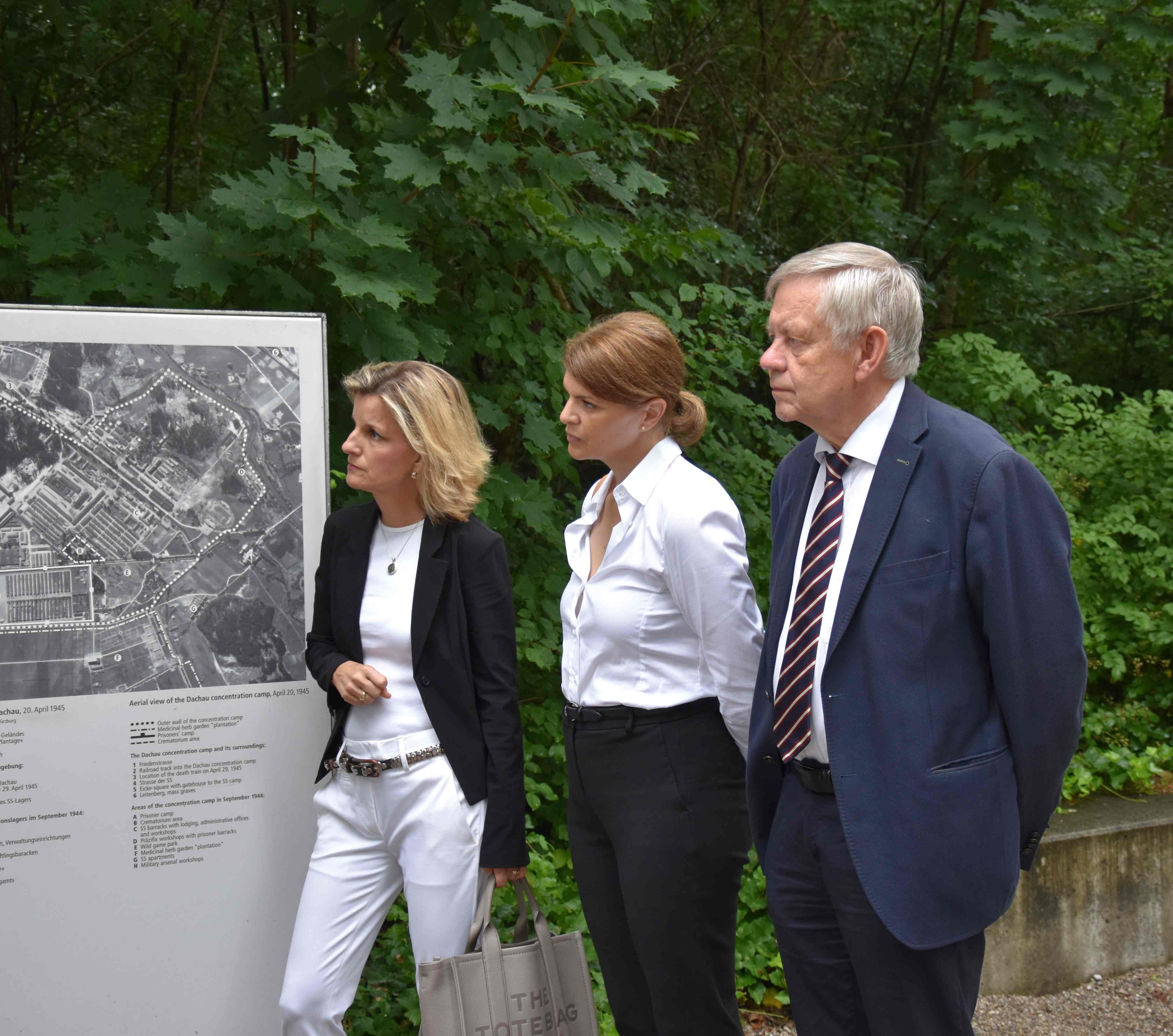 240711_DAH Besuch_Ludwig_Staffler_Freller__c_KZ-Gedenkstätte_Dachau (9)_kl.JPG