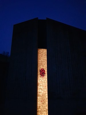 Tipp: „Annelies“ – Vertonung des Tagebuchs der Anne Frank. Konzert und Lesung in der Evangelischen Versöhnungskirche in der KZ-Gedenkstätte Dachau